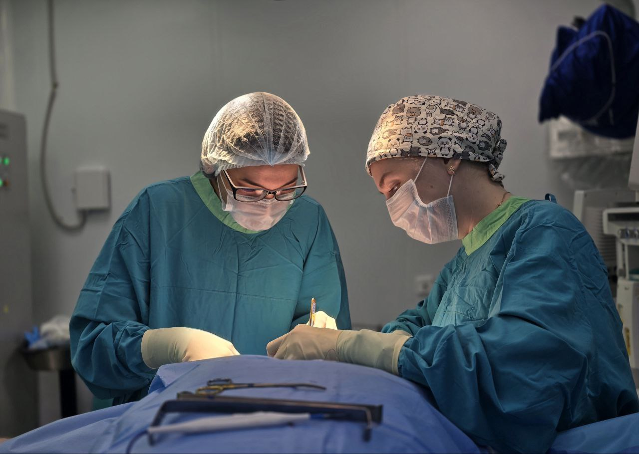 Тюменские онкологи спасли жизнь мужчине с огромной опухолью на лбу